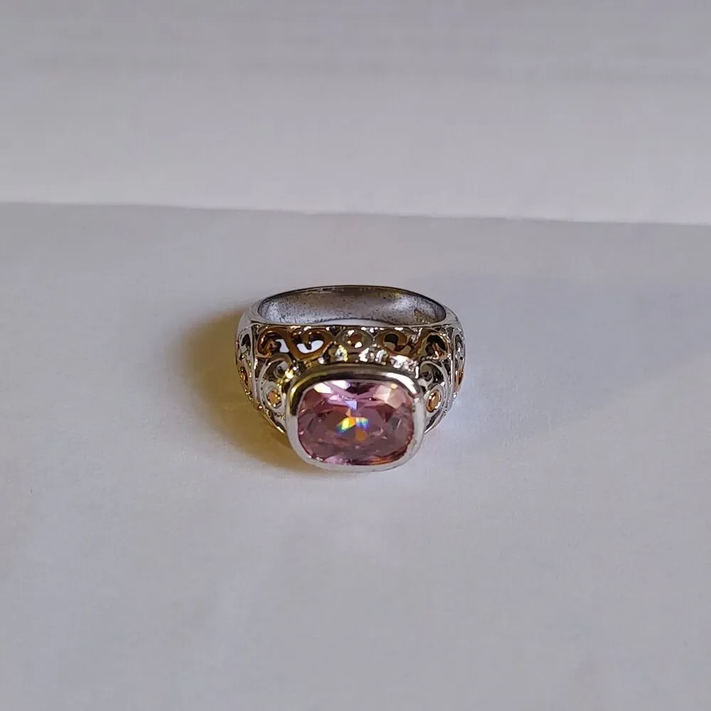 VTG Style Signed 18KGE Ornate Filigree Faceted Pink Glass Stone Ring Size 8.5